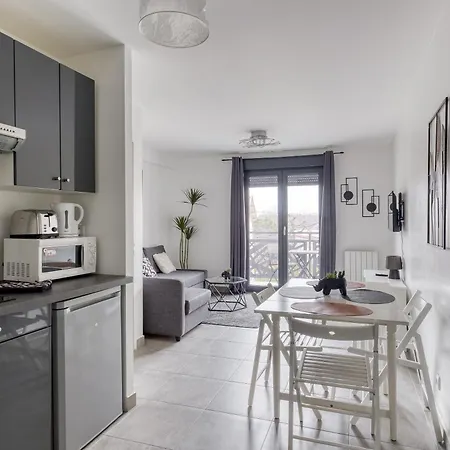 3 - 10 Min Paris - 30 Min - Free Parking - 5 Min Rer A Apartment *