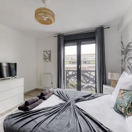 3 - 10 Min Paris - 30 Min - Free Parking - 5 Min Rer A Fontenay-sous-Bois
