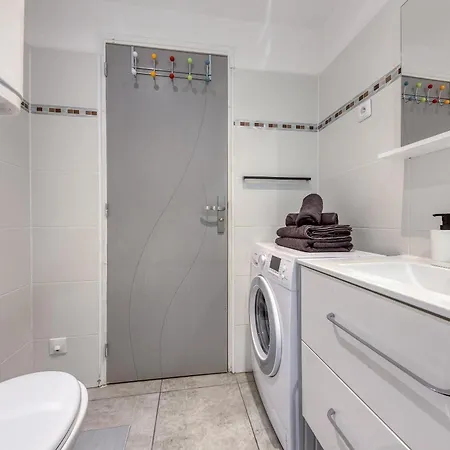 3 - 10 Min Paris - 30 Min - Free Parking - 5 Min Rer A Apartment *