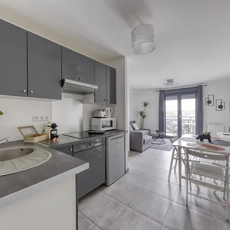 3 - 10 Min Paris - 30 Min - Free Parking - 5 Min Rer A * Fontenay-sous-Bois